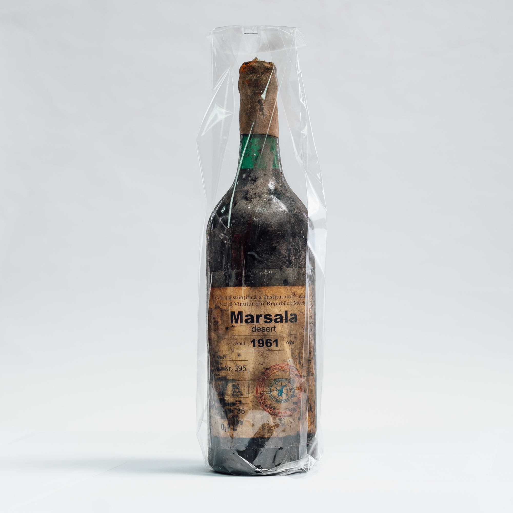 Sticlă Marsala Vin de Colecție Desert 1961 700ml, etichetă vintage, brand Lion-gri.