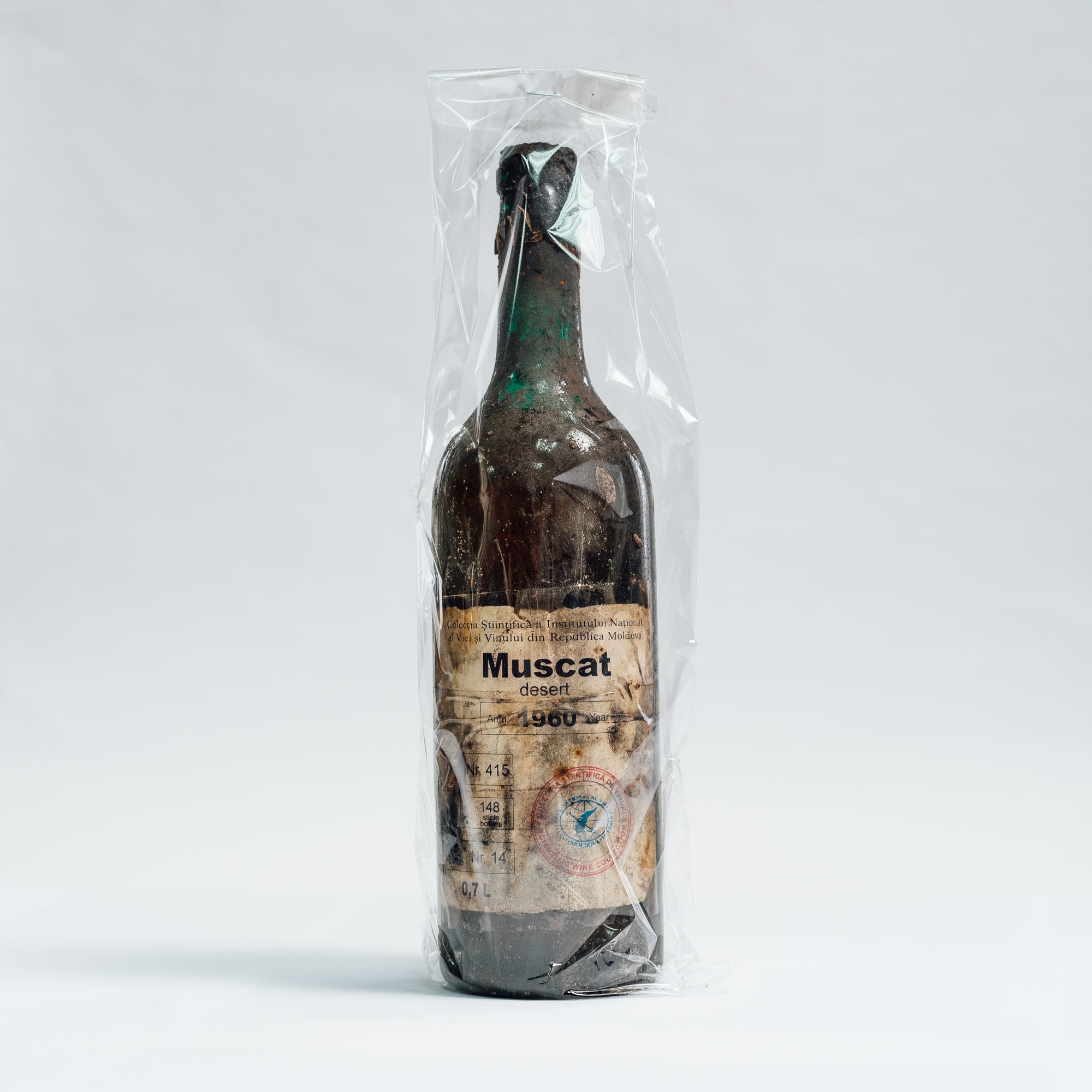 Sticlă vin Muscat Vin de Colecție Desert 1960 Lion-gri, etichetă deteriorată