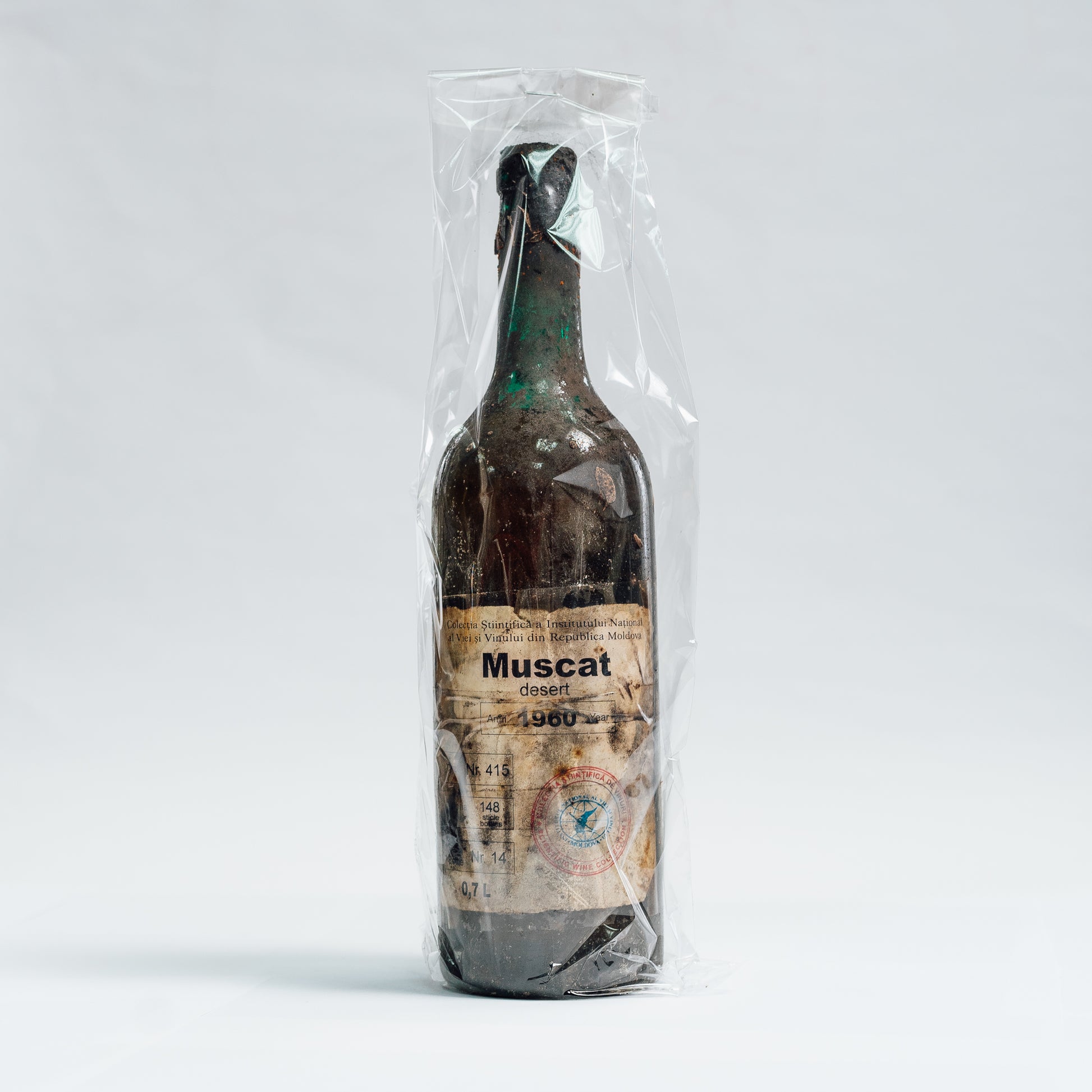 Sticlă vin Muscat Vin de Colecție Desert 1960 Lion-gri, etichetă deteriorată